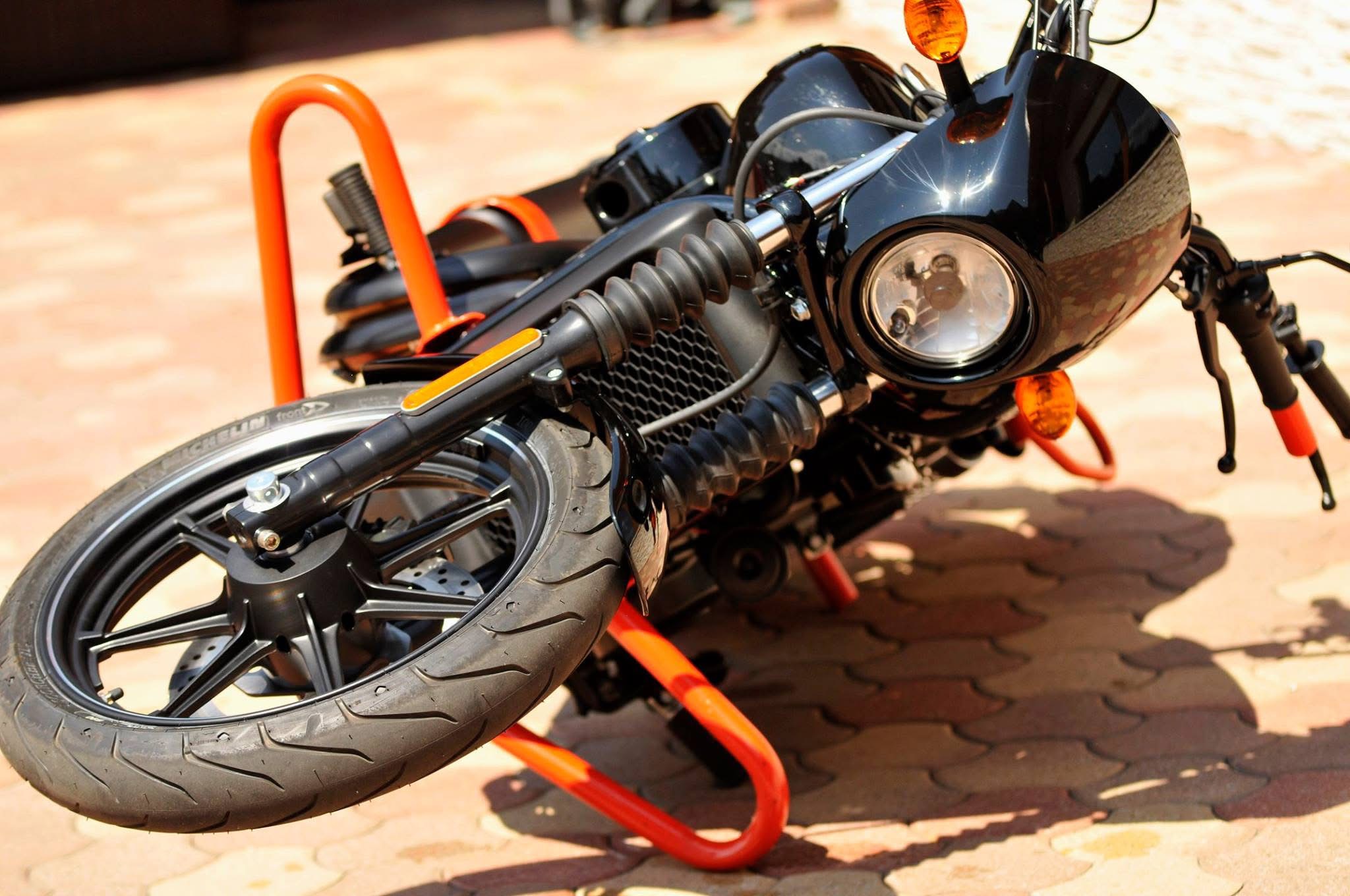 Harley Davidson - Street