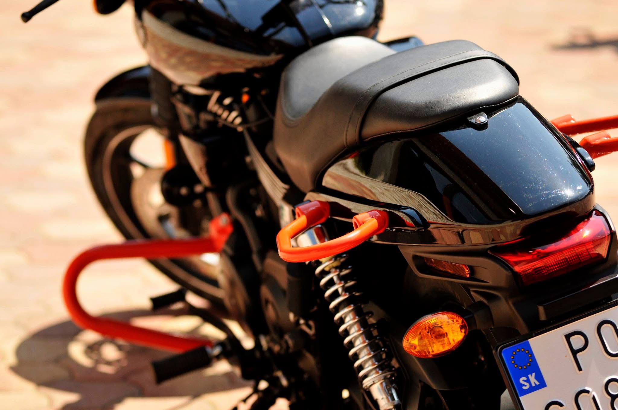 Harley Davidson - Street